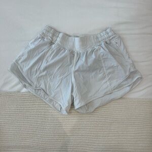 LULU Hotty Hot White 4” Shorts - Size 6